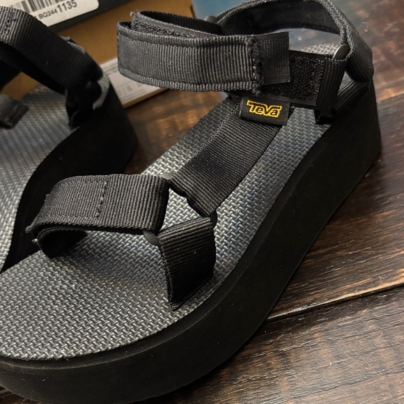 Teva Black Adjustable Strap Sandals - Picture 2 of 16